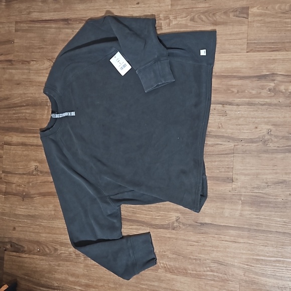 Vuori Tops - NWT Women's "Vuori Restore Oversized Crew Sweatshirt" Size Large & Color Black.
